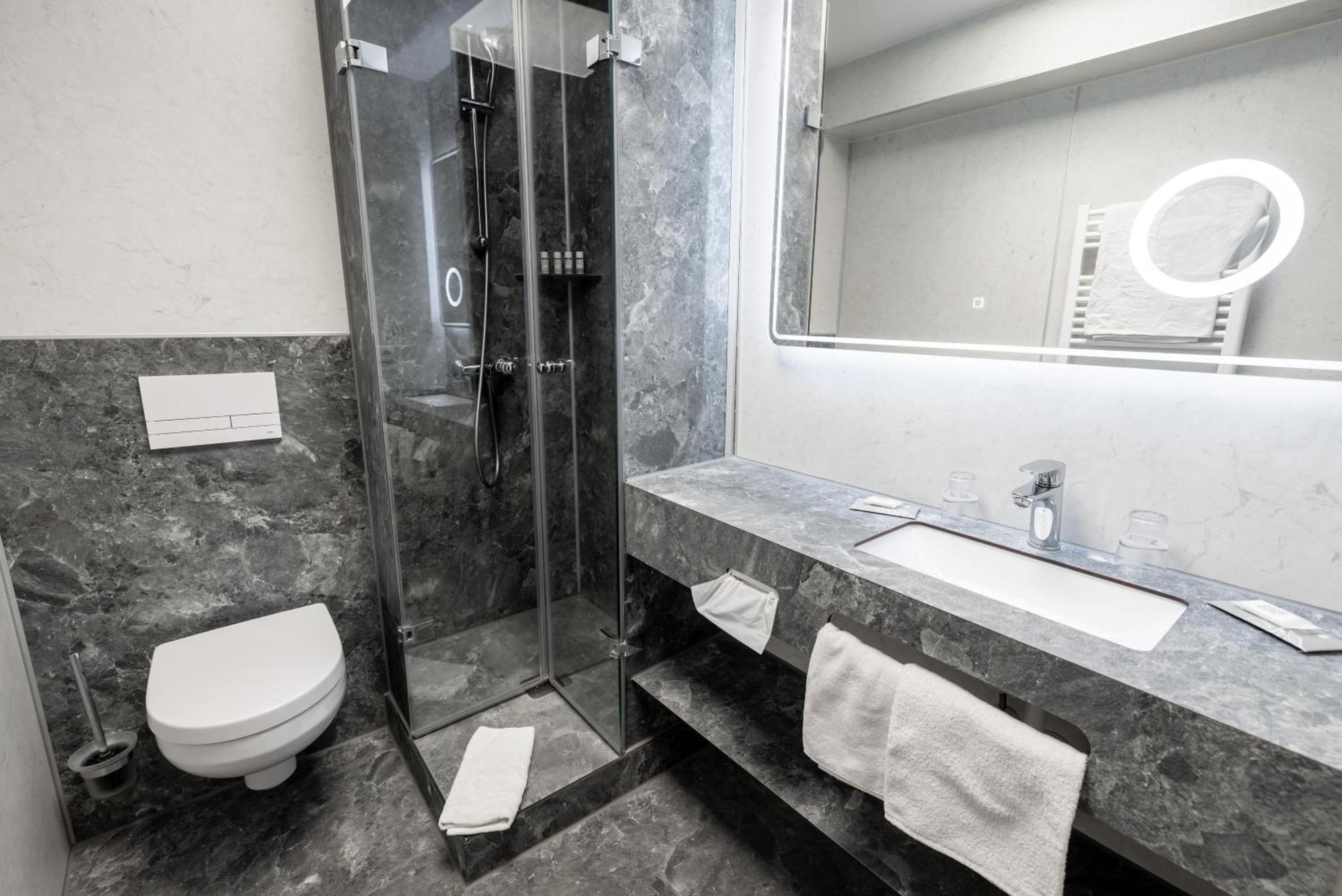 Lütjenburg Hotel Luettje Burg מראה חיצוני תמונה